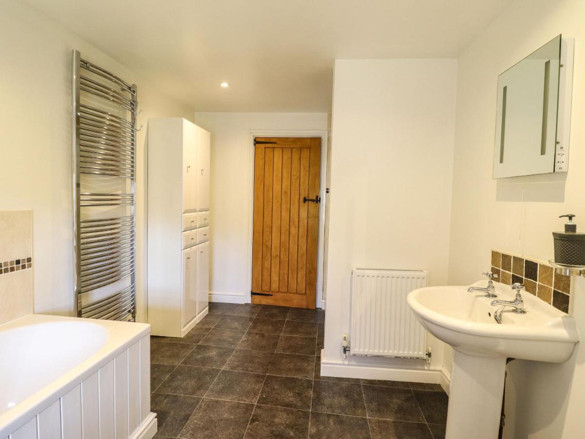 Cwm Yr Afon Mawr Villa Ланбедър Екстериор снимка
